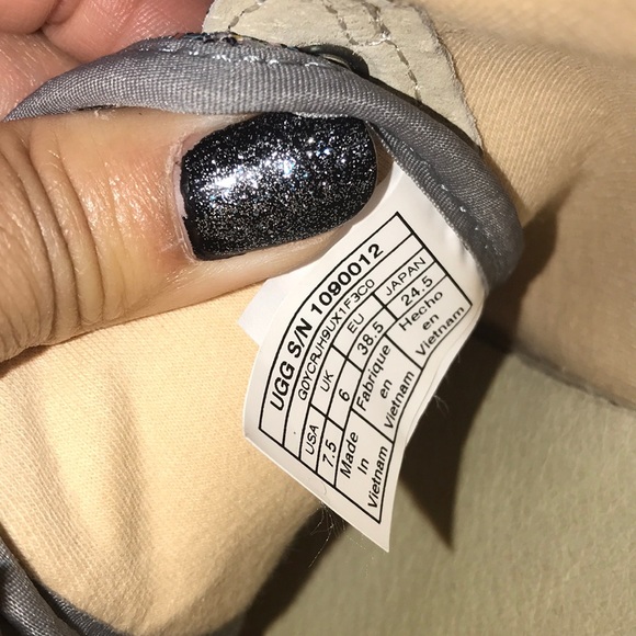 Women’s UGG Karine Glitter Lace Up  NO OFFERS - Picture 6 of 9
